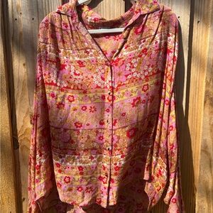 Beachy Floral Button Down Top